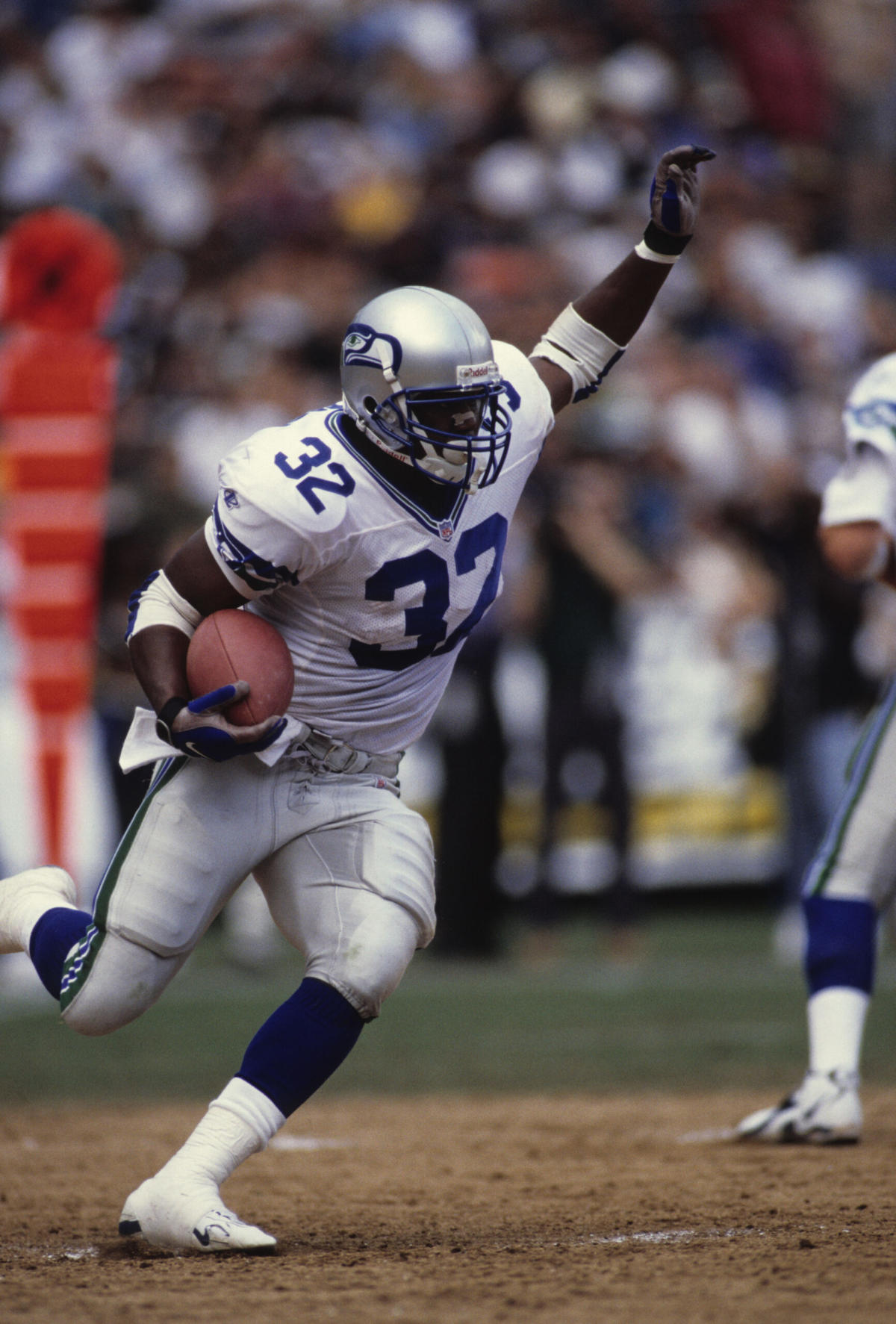 Former Seahawks RB Ricky Watters to raise 12th Man flag