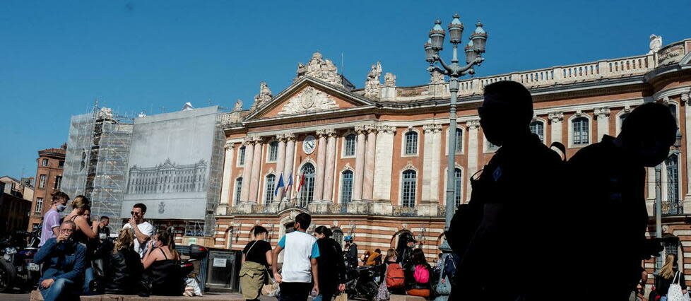 La place du Capitole, à Toulouse, en avril 2021.  - Credit:Frédéric Scheiber/Hans Lucas via AFP