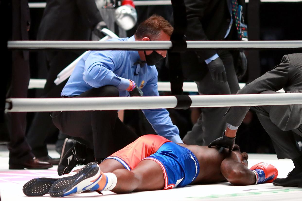 <p>KO | Nate Robinson was knocked down three times</p> (USA TODAY Sports)