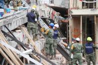 <p>CIUDAD DE MEXICO, Earthquake/Terremoto-CDMX.- Aspectos de las labores de rescate y búsqueda de sobrevivientes que tuvieron lugar este 23 de septiembre de 2017, en el edificio colapsado del Colegio Enrique Rébsamen, ubicado en la calle Rancho Tamboreo y Calzada de las Brujas, en Coapa, al Sur de la Ciudad de México. Foto: Agencia EL UNIVERSAL/Ariel Ojeda/AFBV </p>