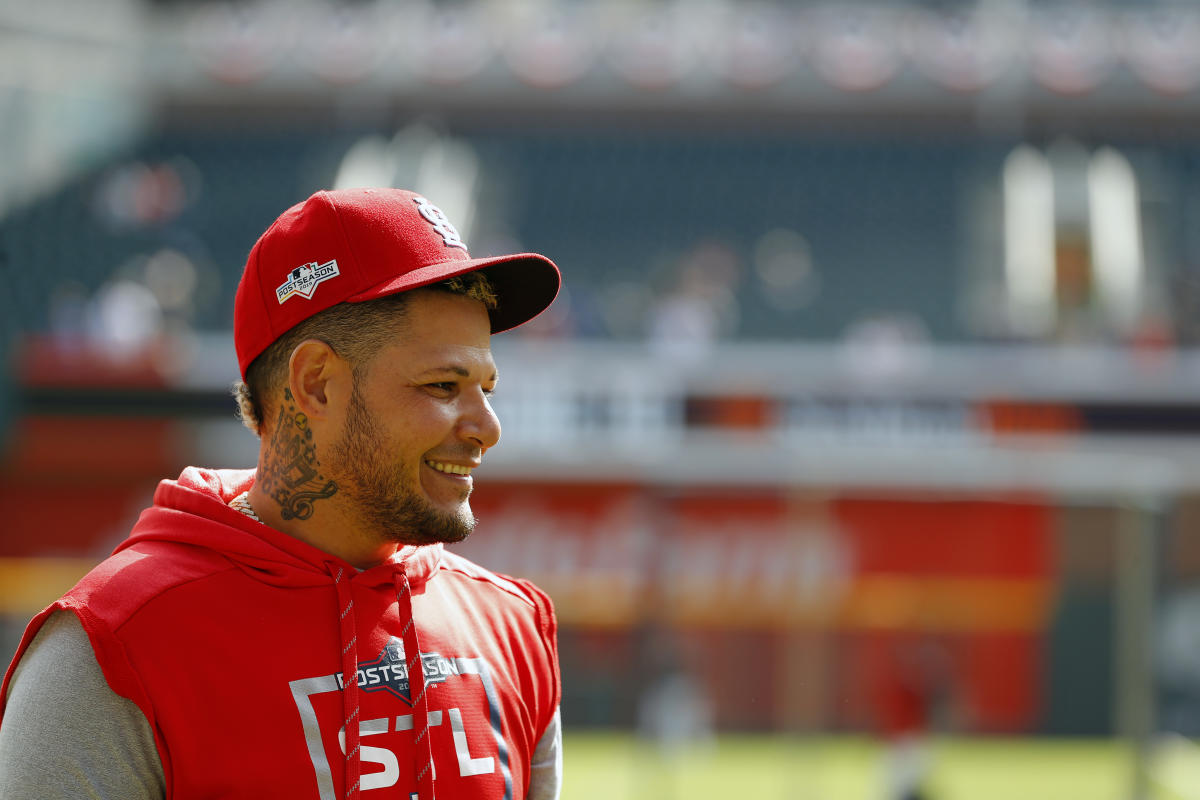 19 Yadier Molina Catchers Gear Stock Photos, High-Res Pictures, and Images  - Getty Images