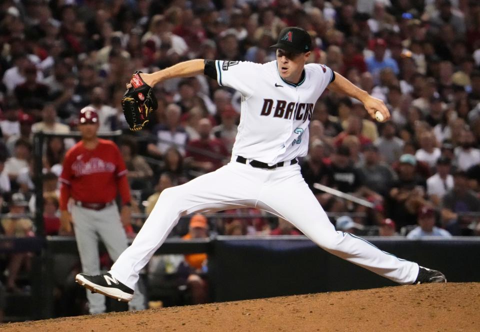 Arizona Diamondbacks pitcher Joe Mantiply (35) throws a pitch in the eighth inning against the Philadelphia Phillies in Game 5 of the NLCS of the 2023 MLB playoffs at Chase Field on Oct. 21, 2032, in Phoenix, AZ. The Phillies beat the Diamondbacks 6-1, giving Philadelphia the overall lead of 3-2 in the NLCS playoffs.
