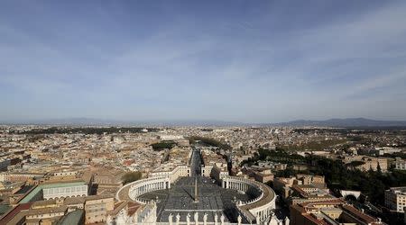 Saint Peter's Square in seen from top of the basilica at the Vatican, March 31, 2016. REUTERS/Stefano Rellandini