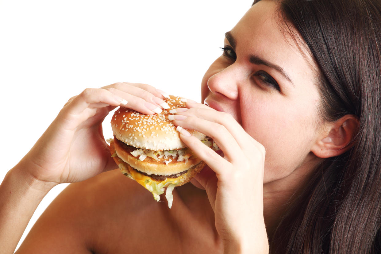 Viele Diät-Fans lieben ihren „Cheat Day“, an dem sie alles essen, was sie wollen. (Bild: ddp Images)