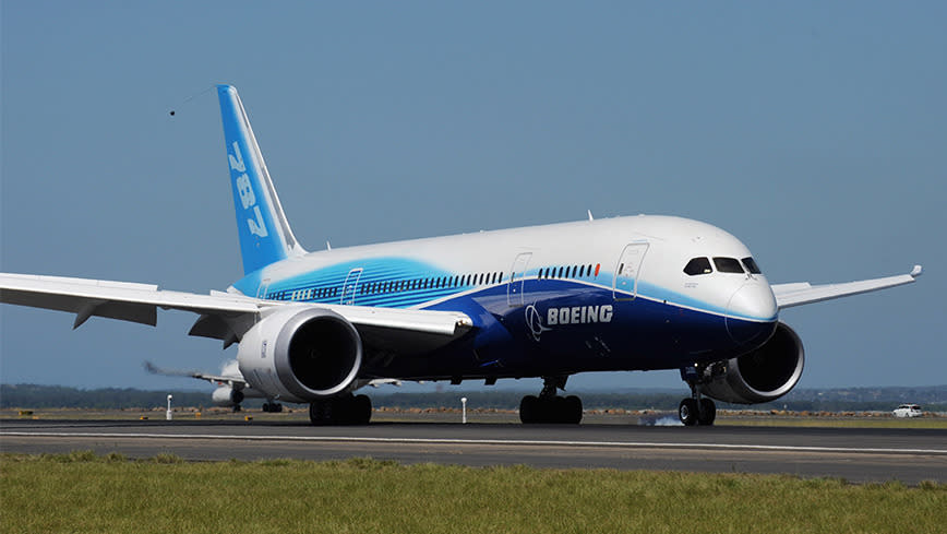 Boeing plane error fixed by 'turning it off and on'