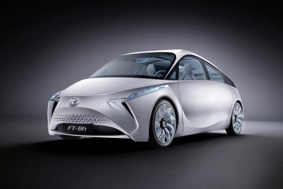 This is the Toyota FT-Bh, a hybrid concept that gets 134.5 mpg, that is approximately 57 kilometre per litre. The Concept was conceived to show how to build a Toyota Yaris-sized hybrid for maximum efficiency without using exotic materials that would drive up prices. Weighing a scant 1,700 lbs., and sculpted for aerodynamics, the FT-Bh's power comes from a 1-liter, two-cylinder engine -- a smaller mill than what you find in large motorcycles.