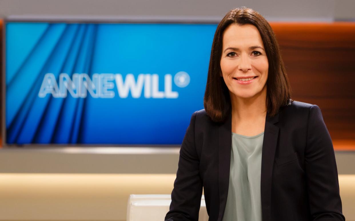 Seit 16 Jahren ist Anne Will mit ihrer Talk-Sendung im Ersten zu sehen. Doch Ende 2023 ist Schluss: Die Journalistin wird die Polit-Talkshow beenden. (Bild: NDR / Wolfgang Borrs)