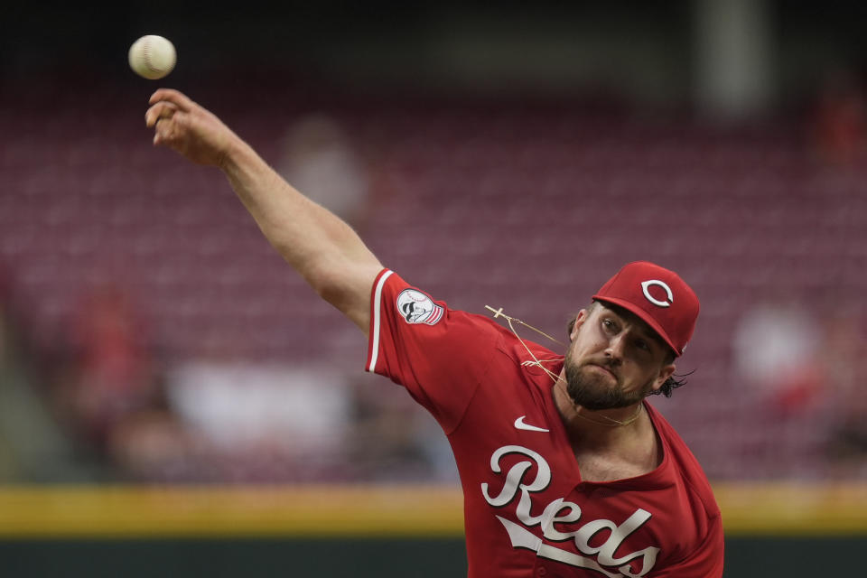 Cincinnati Reds starting pitcher Graham Ashcraft throws to an Arizona Diamonbacks batter during the first inning of a baseball game Wednesday, May 8, 2024, in Cincinnati. (AP Photo/Carolyn Kaster)