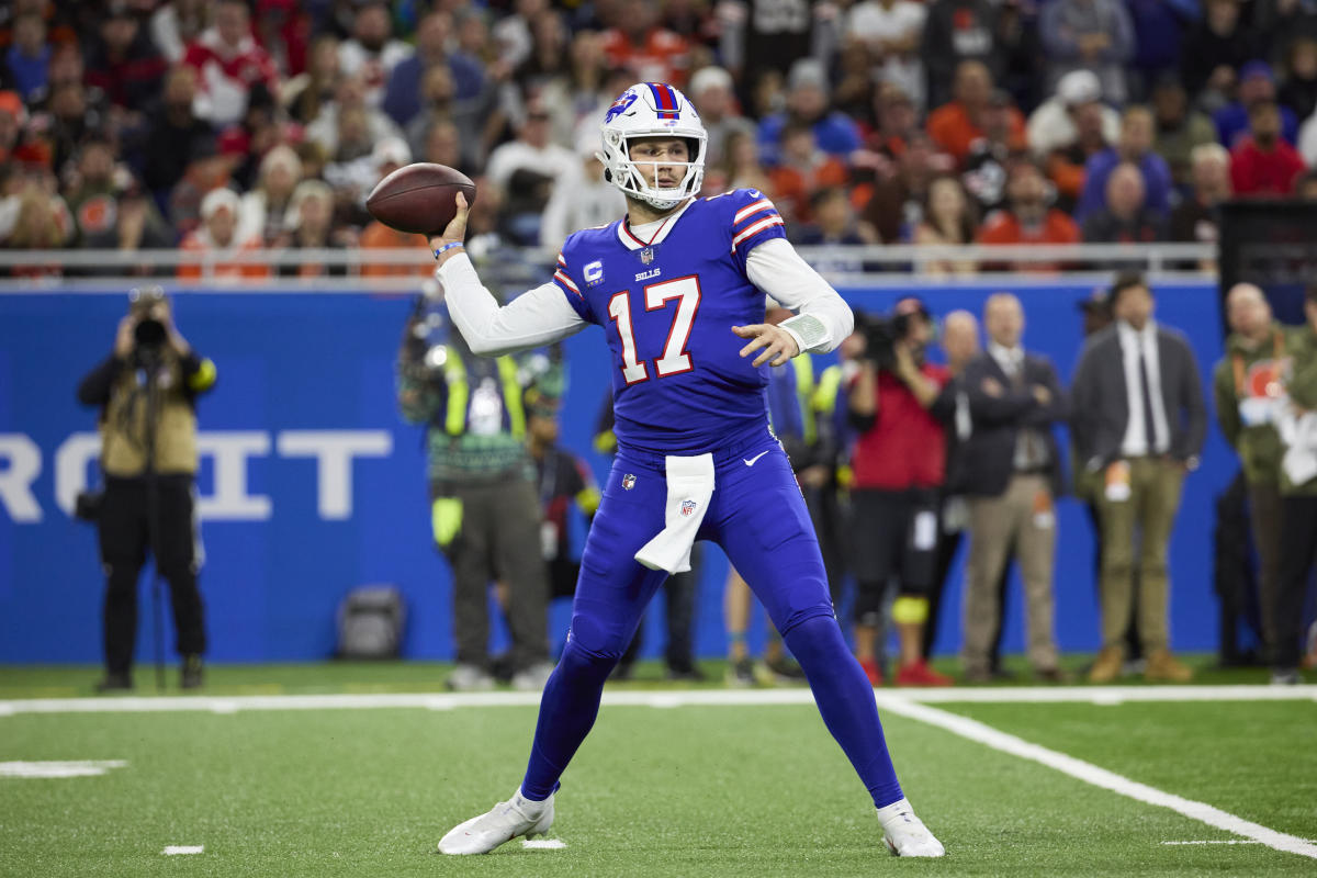 NFL DFS Picks: Yahoo Plays and Strategy for Week 1 Sunday Baller