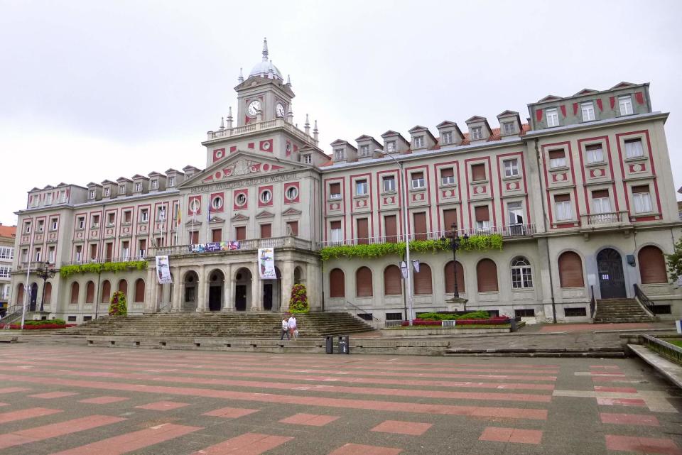 <p>El cierre de empresas y de los astilleros ha hecho que la población del municipio esté en una situación agonizante. La ciudad cuenta hoy en día con unos 67.000 habitantes.<br>Foto: Wikimedia Commons/Zarateman </p>