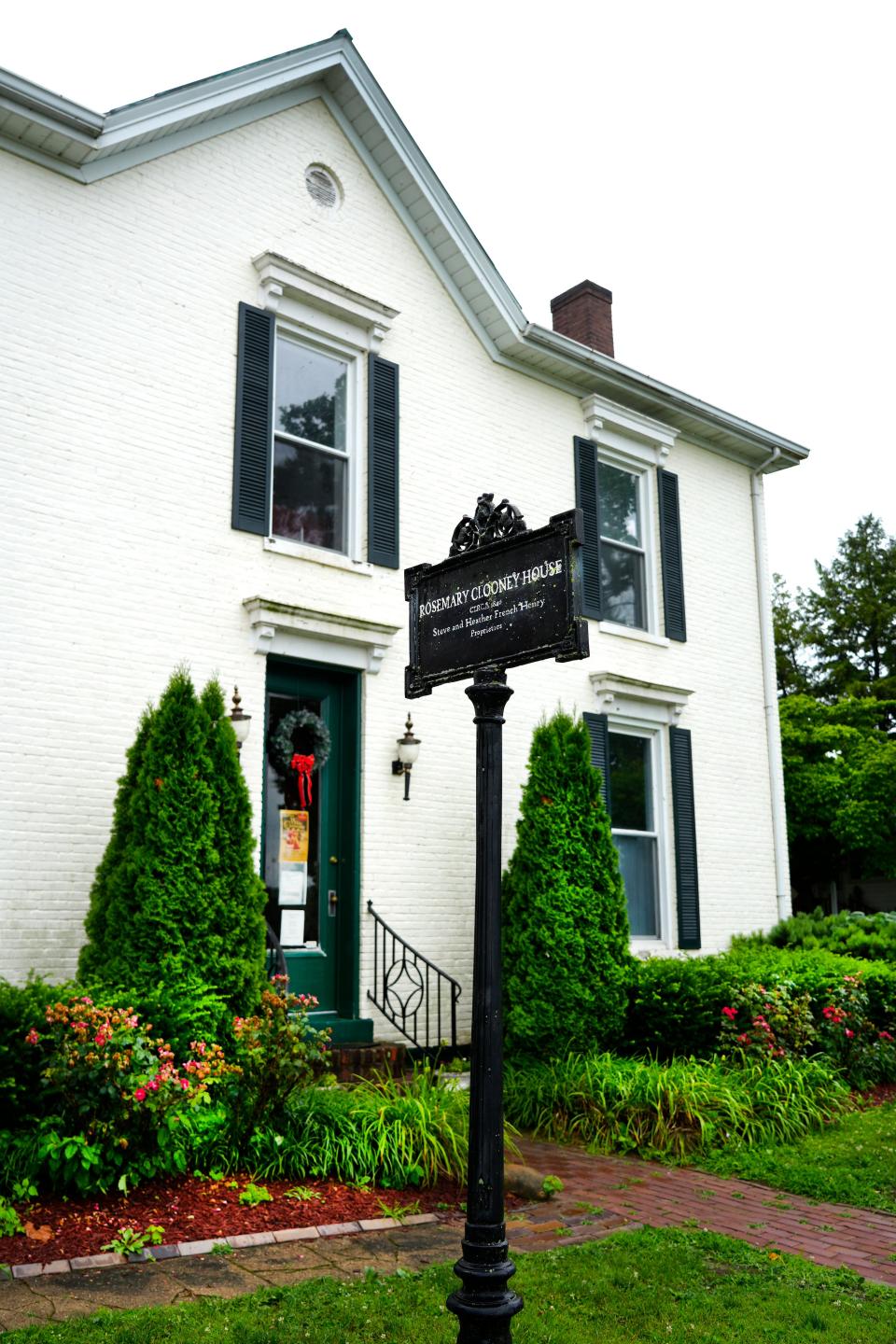 Visitors are welcome at the Rosemary Clooney House in Augusta, Kentucky. Clooney, was a renowned singer and actress who starred in movies with Bing Crosby, Bob Hope and other big names of that era. The home has costumes she wore and includes an exhibit dedicated to her nephew, George Clooney.