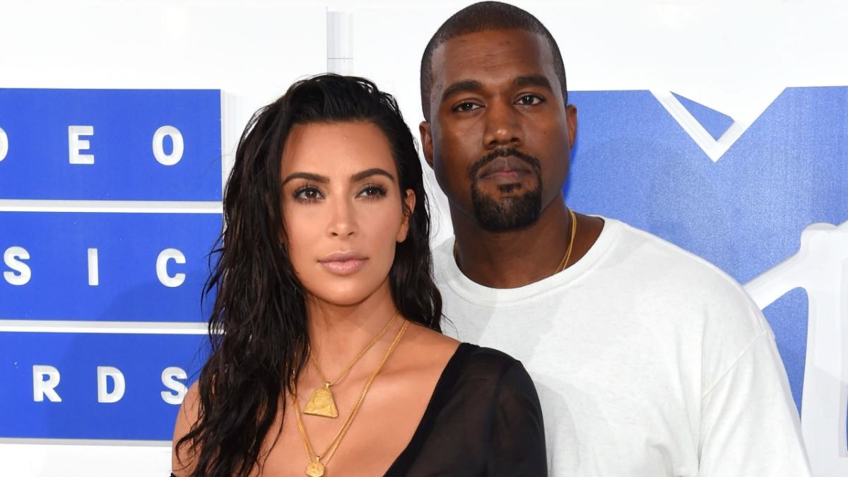 Kanye West Surprises Kim Kardashian With Bouquets Of ‘floating Flowers’ For 3 Year Wedding