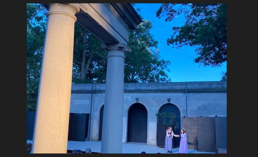 Genesius Guild performed “Romeo and Juliet” as the first show in the 2022 summer season at Lincoln Park, Rock Island (photo by Jonathan Turner).