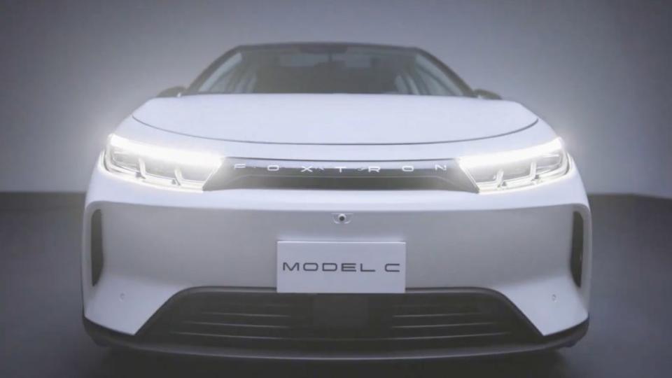 MIH聯盟發表的概念車像是「模板」，給潛在客戶參考用，圖為量產版本的Model C。(圖片來源/ 鴻海)