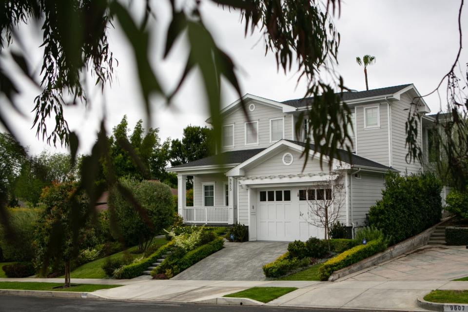 A house's exterior.