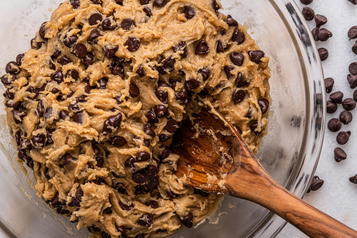 What experts want you to know about raw cookie dough.