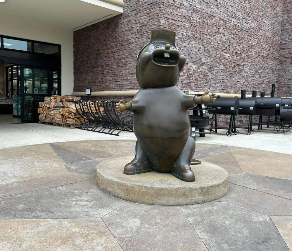 The Beaver Statue welcomes you to Buc-ee's in Robertsdale, Alabama.