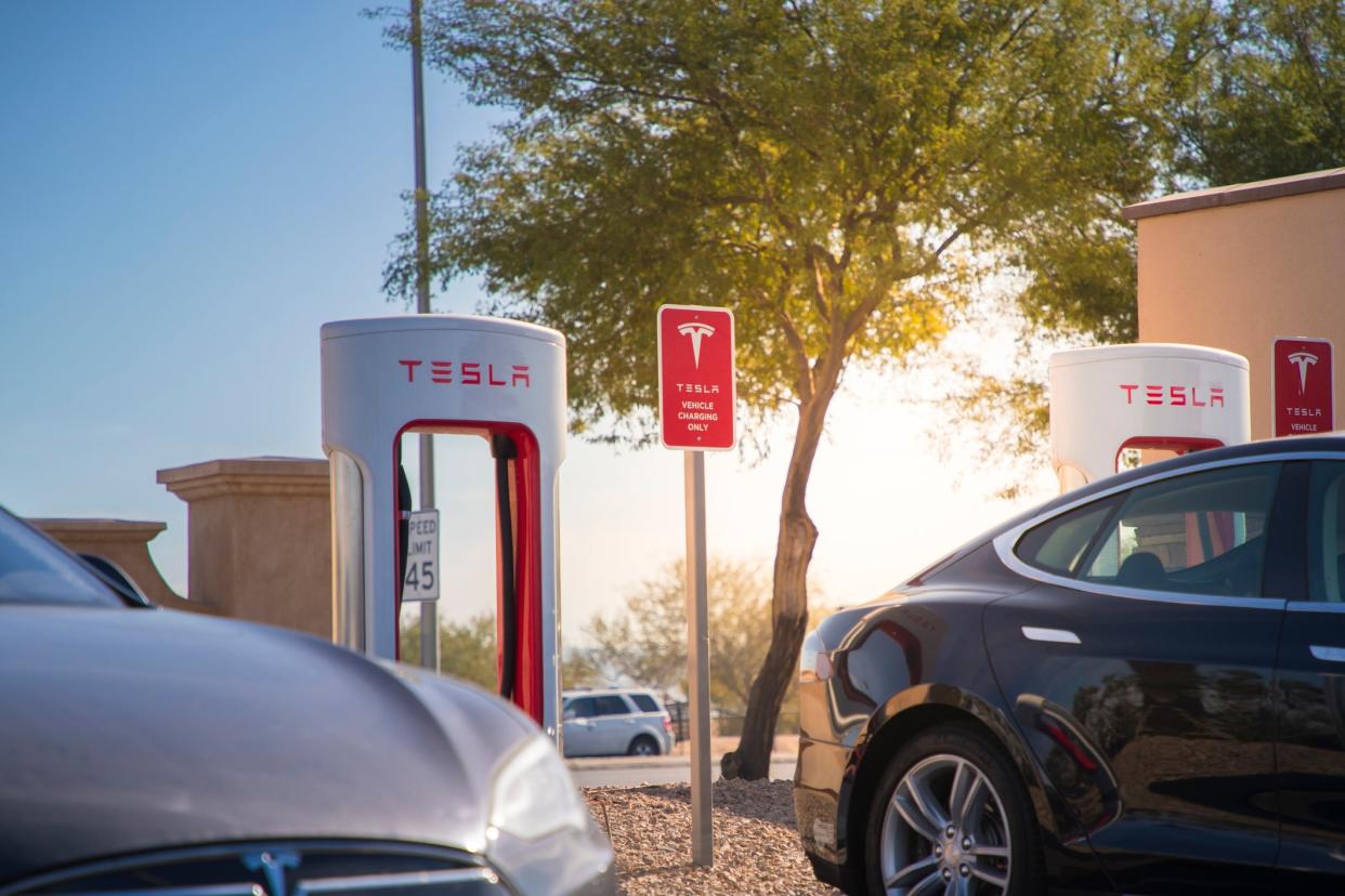 <p>Tesla Supercharger charging station in Las Vegas, Nevada.</p> (Getty/iStock)