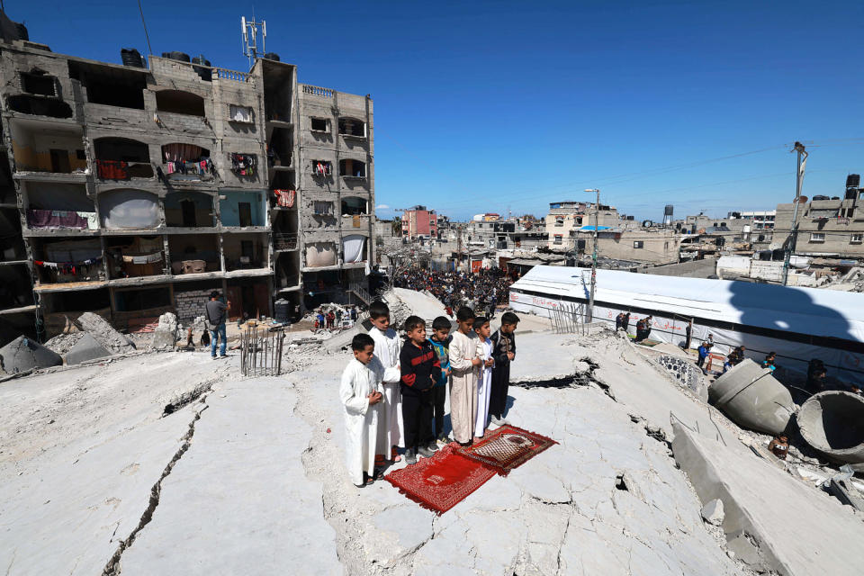 israeli hamas conflict rafah religious religion prayer children (Mohammed Abed / AFP - Getty Images)