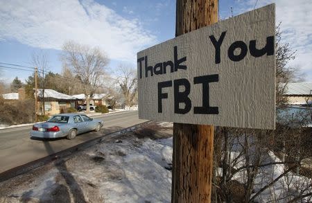 A sign thanking the FBI hangs in Burns, Oregon February 11, 2016.REUTERS/Jim Urquhart