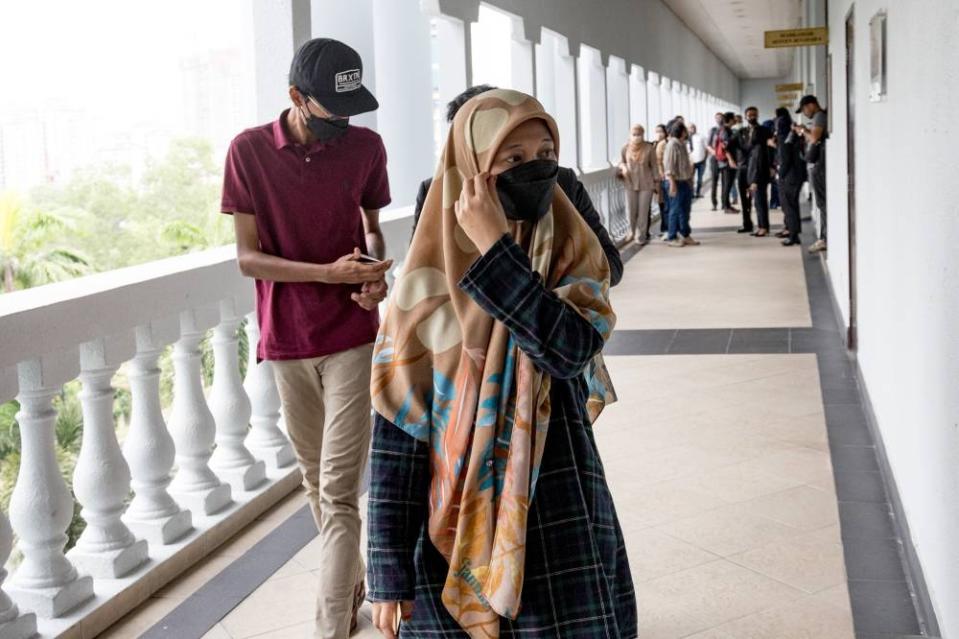 Aida Hani Enterprise proprietor Mazlina Ali at the Kuala Lumpur Court Complex, in Kuala Lumpur January 11, 2023. — Picture by Firdaus Latif