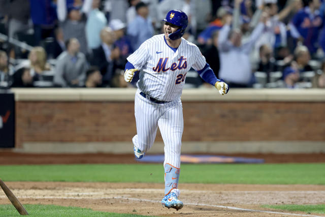 Former Gator Pete Alonso making history in New York