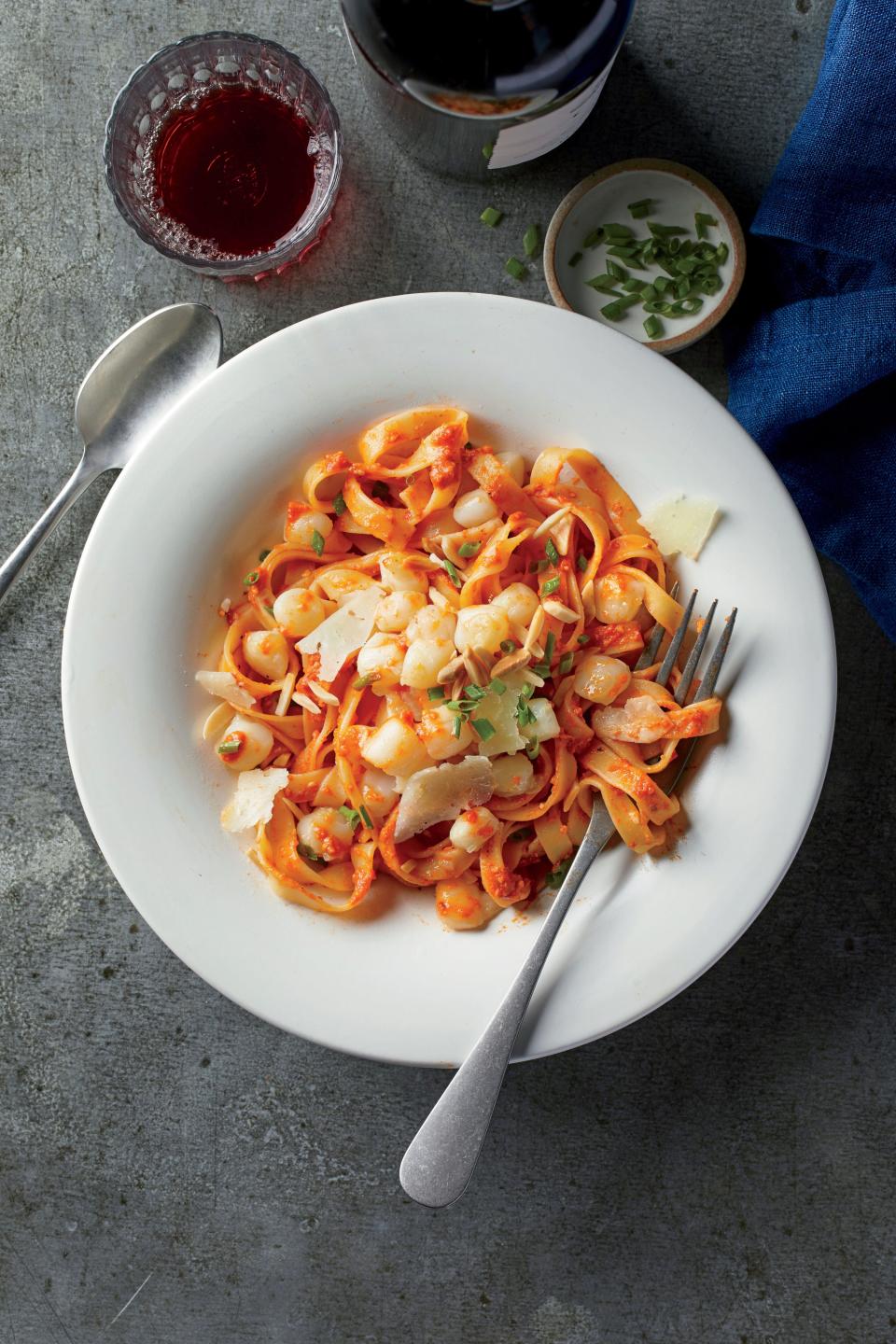 Scallop Pasta with Catalan Romesco Sauce