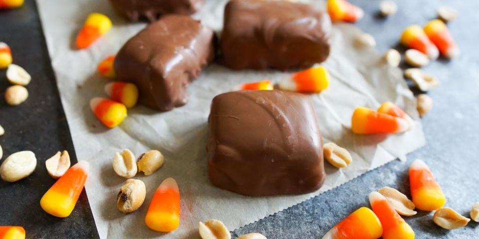 <p>If Butterfingers are one of your favorite Halloween candies, it's about time to try your hand at making them in your own kitchen. </p><p><strong><em>Get the recipe at <a href="https://www.thepioneerwoman.com/food-cooking/recipes/a99509/homemade-butterfingers/" rel="nofollow noopener" target="_blank" data-ylk="slk:The Pioneer Woman;elm:context_link;itc:0;sec:content-canvas" class="link ">The Pioneer Woman</a>. </em></strong></p>