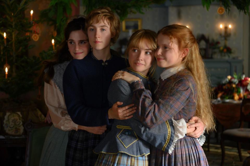 ... für ihre erste alleinige Regiearbeit war sie prompt für einen Oscar nominiert. 2020 ging dann Gerwigs Literaturverfilmung "Little Women" (Bild) ins Oscar-Rennen und gewann eine der begehrten Auszeichnungen. Dass Gerwig nicht als beste Regisseurin nominiert war, hatte im Vorfeld für Kontroversen gesorgt. (Bild: 2019 CTMG, Inc. / Sony Pictures)