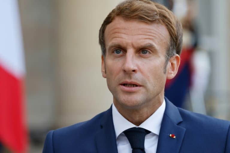 Le président Emmanuel Macron sur le perron de l'Elysée, le 16 septembre 2021 à Paris - Ludovic MARIN © 2019 AFP