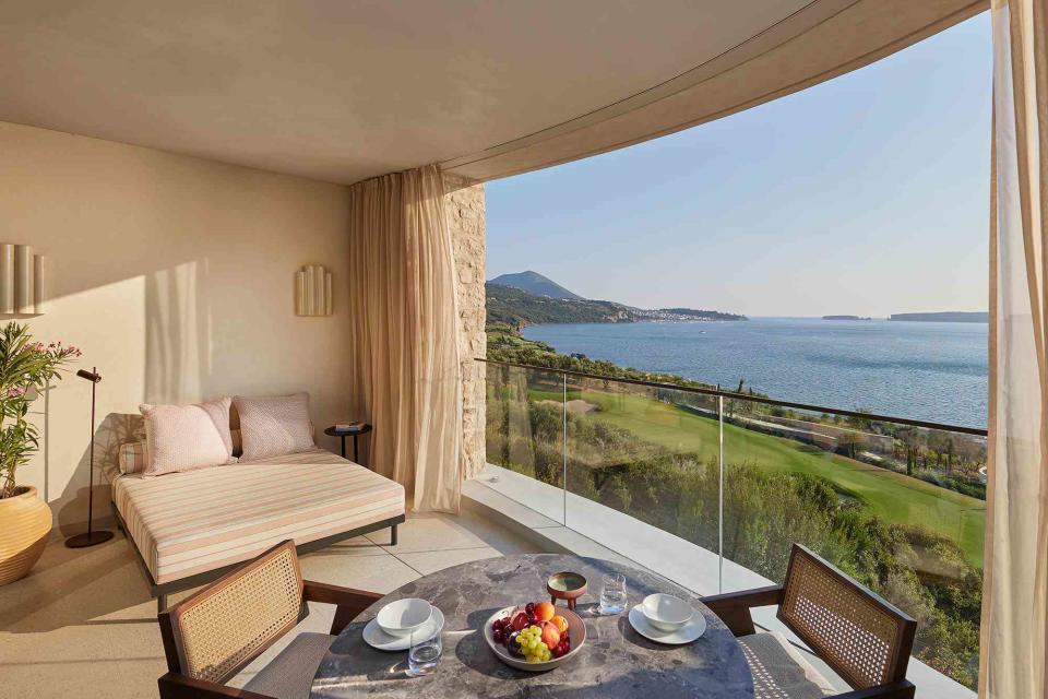 <p>Courtesy of Mandarin Oriental, Costa Navarino</p>