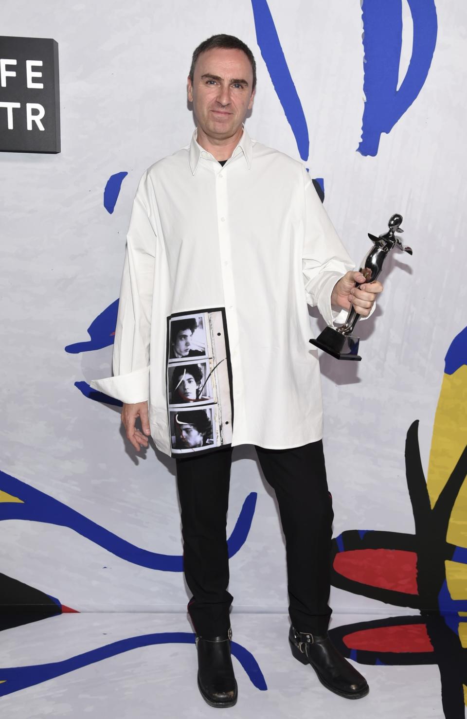 HIT: Raf Simons at the CFDA Awards