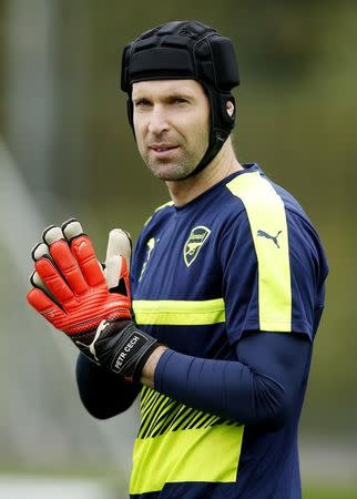 Britain Soccer Football - Arsenal Training - Arsenal Training Ground - 27/9/16 Arsenal's Petr Cech during training Action Images via Reuters / Andrew Couldridge/ Livepic/Files