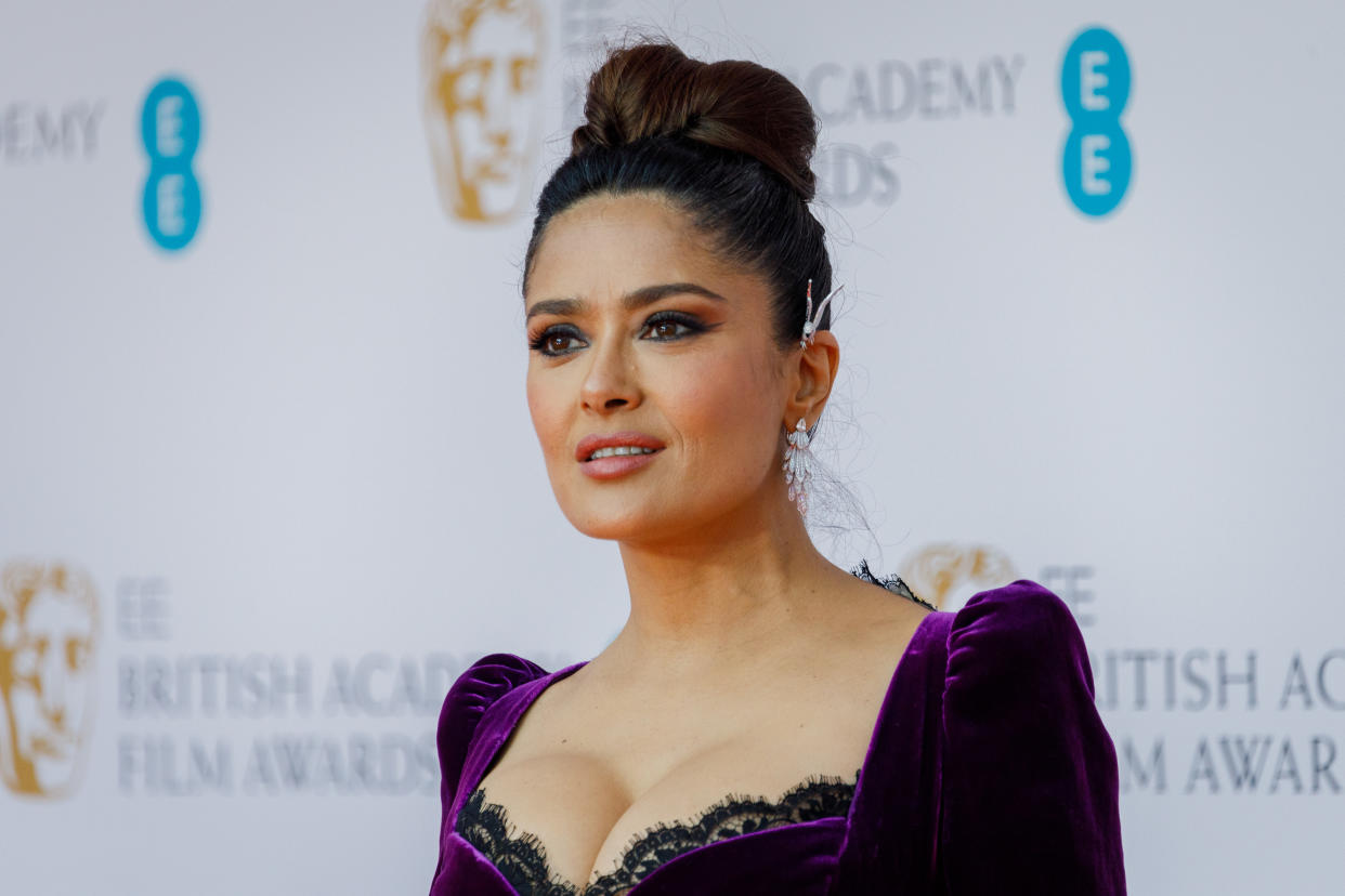 Salma Hayek is going makeup-free in her new selfie. (Photo: Tristan Fewings/Getty Images)