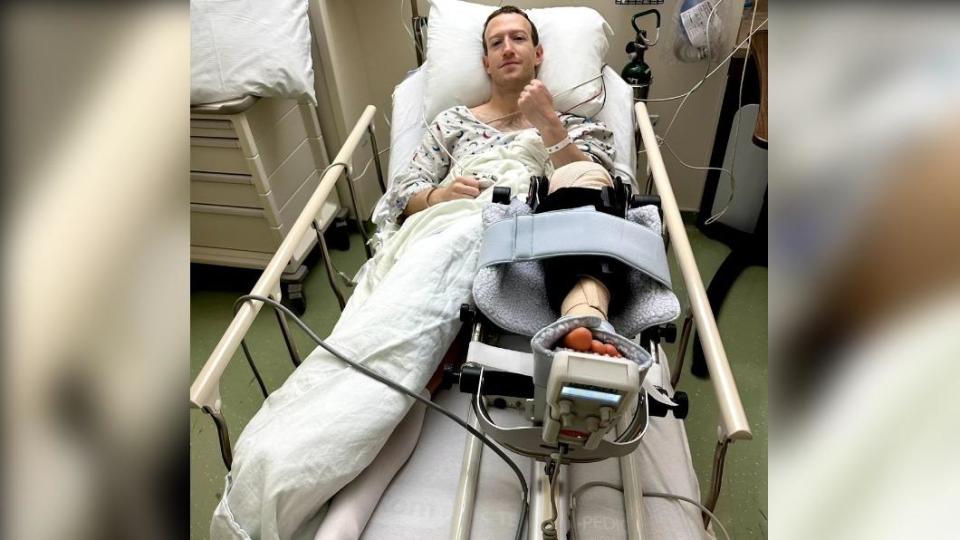 臉書創辦人祖克柏在訓練MMA弄傷膝蓋，被迫入院手術治療。（圖／翻攝自祖克柏IG）