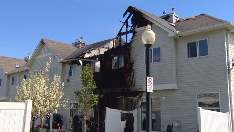 Fire destroys suite in south-side Edmonton multi-housing complex