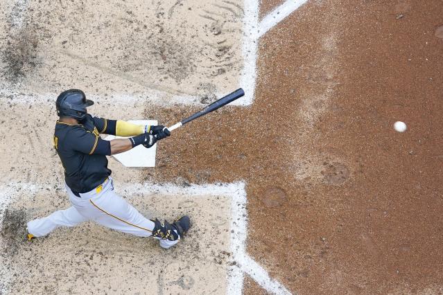 Brewers celebrate 'Free Mullet Day' with 5-0 victory over Pirates