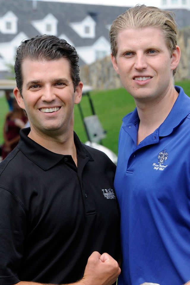 Donald Jr. y Eric adoran la caza y no se arrepienten El año pasado, un viaje de caza mayor en 2012 en África se volvió contra Eric y DJ, cuando se hicieron públicas varias fotos de los chicos Trump posando con sus presas. Papá salió en su defensa alegando que cazar leopardos en África tenía algo que ver con la Segunda Enmienda. DJ por su parte llegó a afirmar que tenía cazaba con las mejores intenciones en África: “En pocas palabras, sin los dólares de los cazadores en África no quedaría mucho”, según su tweet.