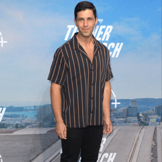 Josh Peck es secretamente un buen cantante, pero no tienen el valor de demostrárselo a nadie credit:Bang Showbiz