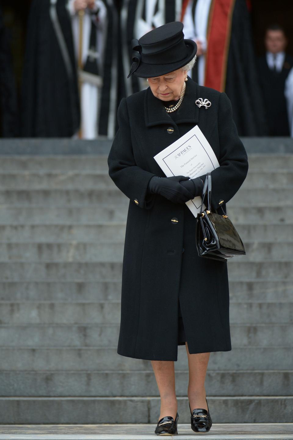 Queen Elizabeth black outfit