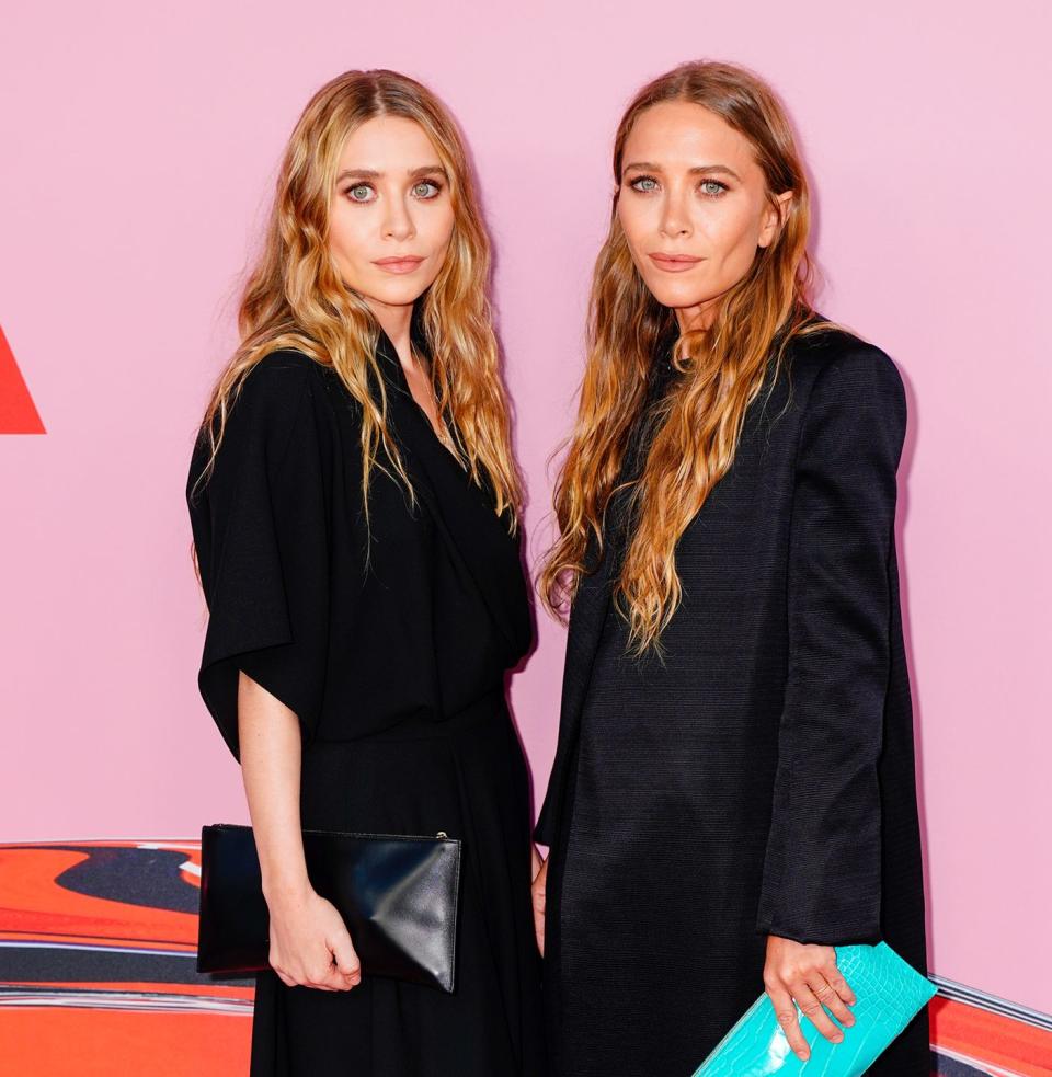 new york, ny june 03 mary kate olsen and ashley olsen at cfda awards on june 3, 2019 in new york city photo by j leefilmmagic