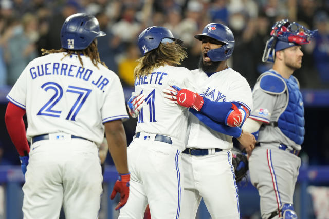 Blue Jays thrill Opening Day crowd with historic comeback