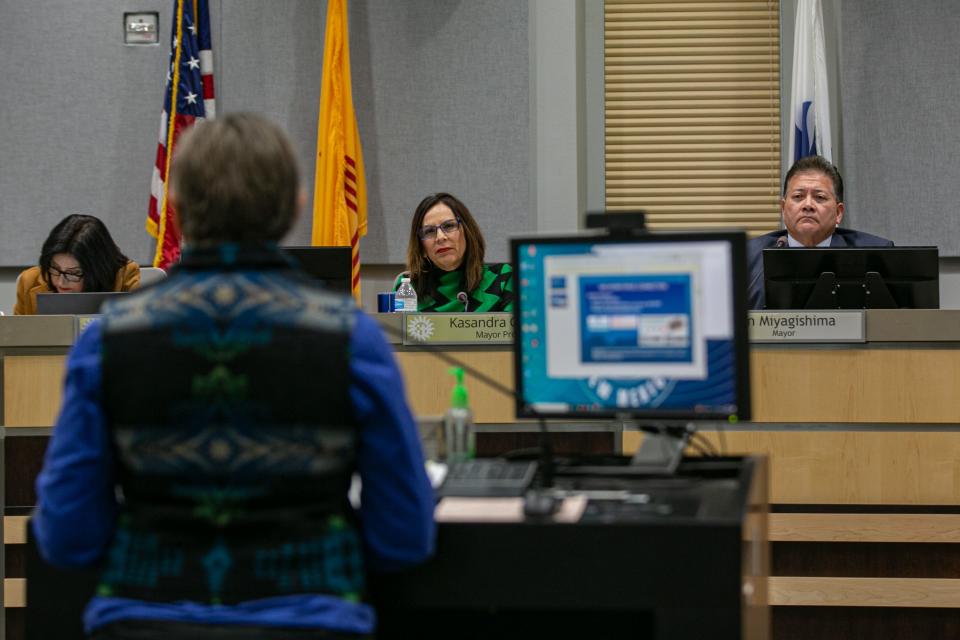 Joy Goldbaum addresses the Las Cruces City Council on Nov. 21, 2022.