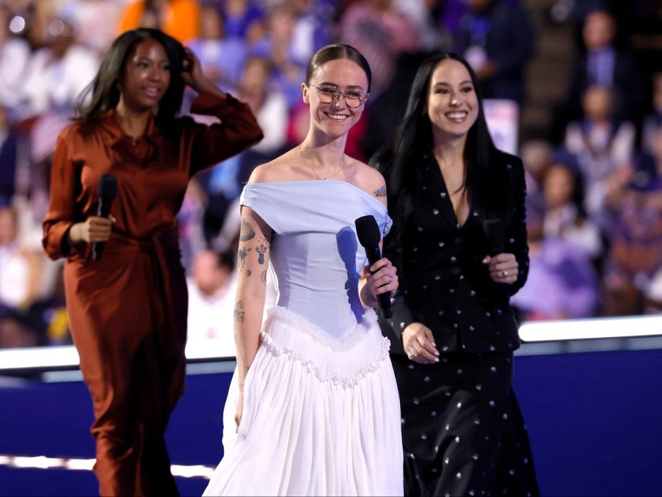 Ella Emhoff delivers speech on final night of 2024 DNC in Chicago, Illinois (Getty Images)