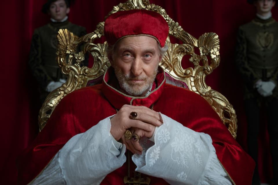 Pope Clement (Charles Dance) in The Serpent Queen (Starzplay)