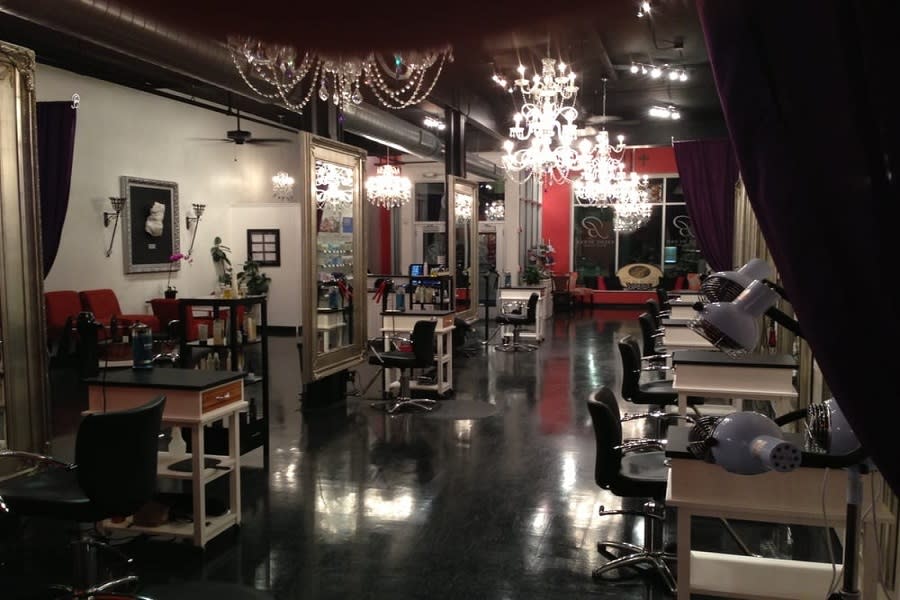 <b>Photo: Haley I./<a href="https://www.yelp.com/biz_photos/green-with-envy-salon-portland?utm_campaign=a9c28eb2-36ac-4729-8668-3be0b72284b4%2Ce7d8252c-d0e5-4964-9100-1a4423338f6b&utm_medium=81024472-a80c-4266-a0e5-a3bf8775daa7" rel="nofollow noopener" target="_blank" data-ylk="slk:Yelp;elm:context_link;itc:0;sec:content-canvas" class="link ">Yelp</a></b>