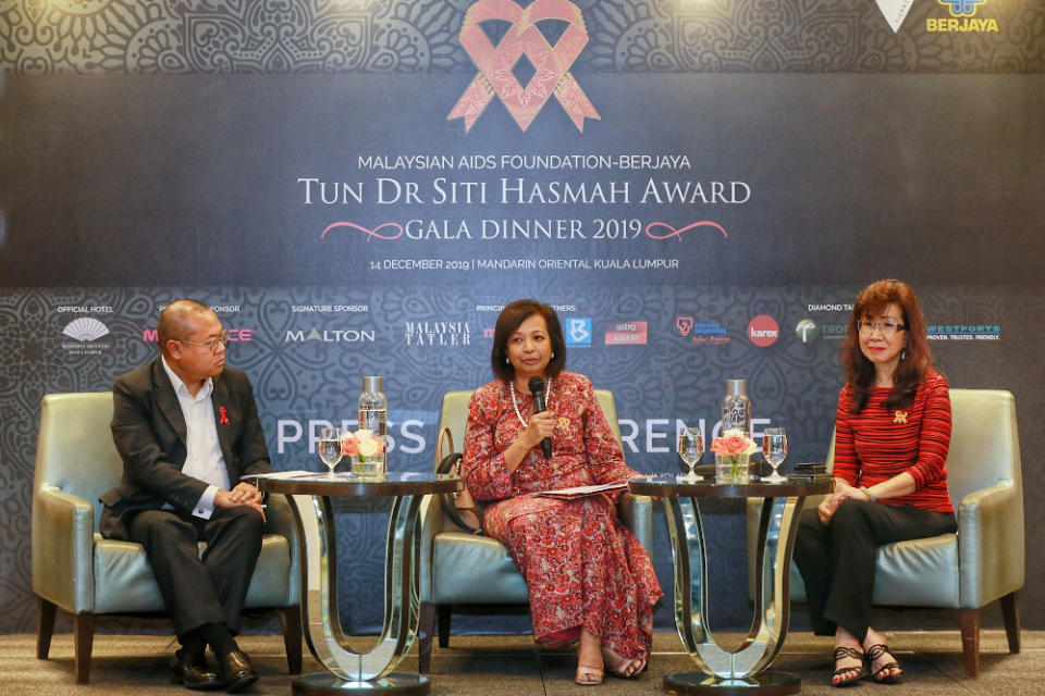 (From left) Bakhtiar, Marina, and Gala advisor and co-chair Florence Fang speak to the press at Mandarin Oriental Kuala Lumpur. — Picture by Ahmad Zamzahuri