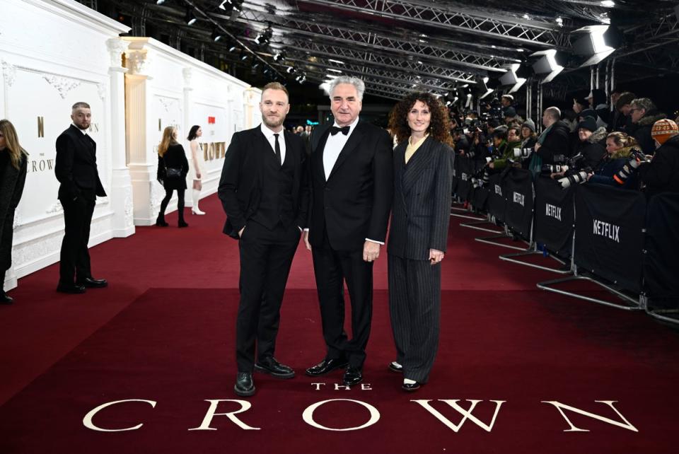 Phillips (L) pictured with Bessie Carter (R) and her father Jim Carter (centre) (Gareth Cattermole/Getty Images)