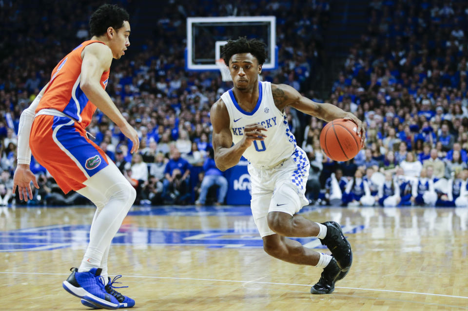 LEXINGTON, KENTUCKY - FEBRUARY 22: Ashton Hagans #0 of the Kentucky Wildcats dribbles the ball while guarded by Andrew Nembhard #2 of the Florida Gators at Rupp Arena on February 22, 2020 in Lexington, Kentucky. (Photo by Silas Walker/Getty Images)