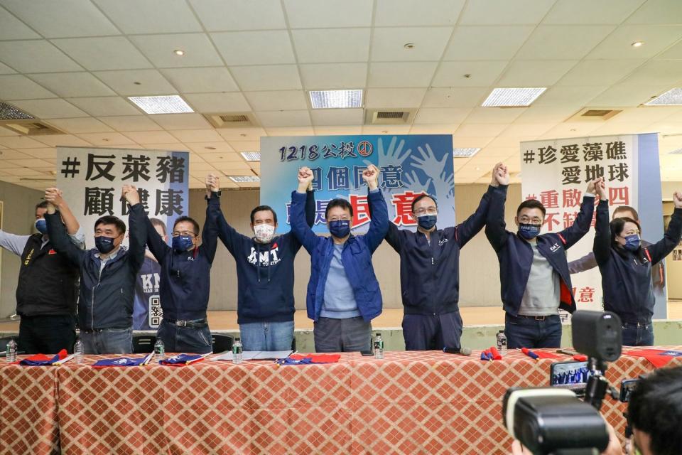 國民黨4日在台北文山花木市場舉行的「1218螞蟻雄兵 公投宣講」   圖：國民黨 / 提供